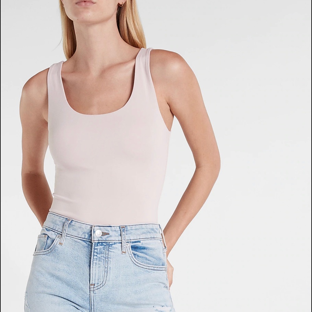 EXPRESS Body Contour Matte Scoop Neck Bodysuit - M